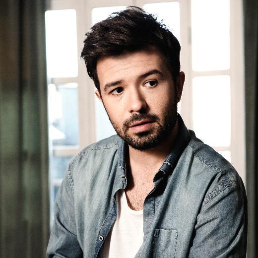 <p><b>Yaln</b></p>    <b>Twitter ad:</b> @YALINonline     <p><b>Takipi Says:</b> 2 milyon 129 bin 649</p>