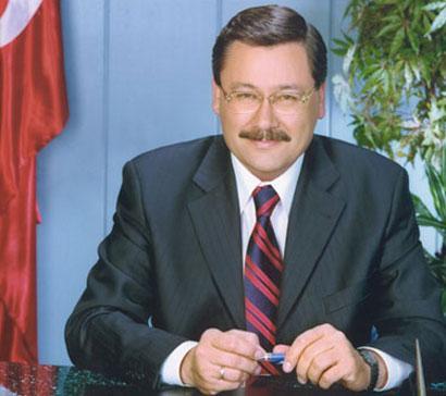 <p><b>brahim Melih Gkek</b></p>    <b>Twitter ad:</b> @06melihgokcek     <p><b>Takipi Says:</b> 1 milyon 209 bin 511</p>