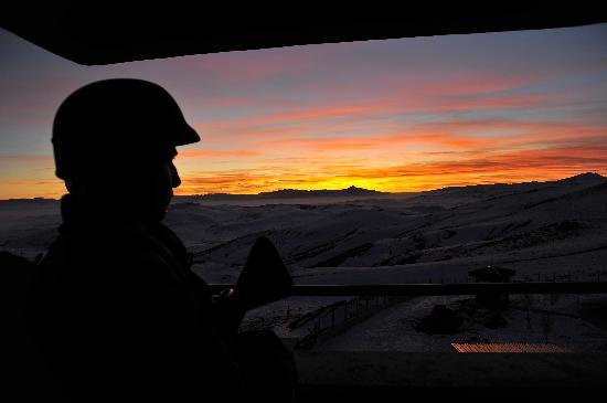 TSK Disiplin Kanunu Tasars, TBMM Genel Kurulu'nda kabul edildi. Disiplinsizlie kar oda hapsi verilmesini sona erdiren yasayla, YA terfi ilemleriyle kadrosuzluk nedeniyle emekliye ayrma hari, her trl iliik kesme kararna ve kanunlarda belirtilen disiplin cezalarna kar yarg yolu ald.