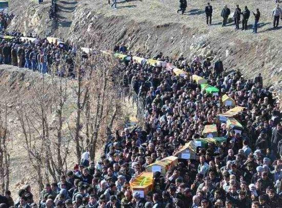 TBMM nsan Haklarn nceleme Komisyonu, rnak'n Uludere ilesi yaknlarndaki Irak topraklarnda 28 Aralk 2011'de dzenlenen hava operasyonu sonucu 34 vatandan hayatn kaybettii olaya ilikin hazrlanan Uludere Raporu'nu, oyokluu ile kabul etti.