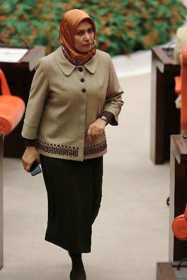 AK Parti Bursa Milletvekili Canan Candemir elik, TODAE btesi zerinde yapt konumayla TBMM Genel Kurulu krssnden bartsyle hitap eden ilk milletvekili oldu.