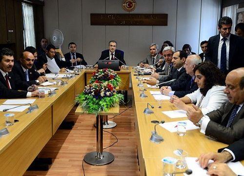 TBMM zm Srecini Deerlendirme Komisyonu raporunda, "kafalarn silahszlandrlmasnn, srecin ilerleyecei zeminler asndan dikkate deer olduu" belirtilerek, "zm srecinde fiziki maynlar kadar kafalar ve zihinlerdeki maynlarn temizlenmesi byk nem tamaktadr" denildi.