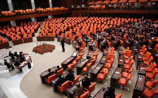 Haberleme zgrl ve zel hayatn gizliliinin ihlalinin nedenlerinin ortaya karlmas ve alnmas gereken nlemlerin belirlenmesi amacyla Meclis Aratrma Komisyonu kuruldu.