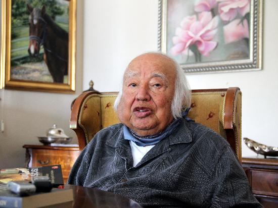 TBMM Dileke Komisyonu, Adnan Mederes'in avukat Burhan Apaydn'n, Menderes ve arkadalar iin verilen idam kararnn yok hkmnde saylmas amacyla sunduu dilekeyi karara balad. Kararda, konunun, komisyonun yetki alan iinde olmad, TBMM Genel Kurulu'nun, Milli Birlik Komitesi tarafndan alnan infazlarn onaylama kararn yok sayma yetkisine sahip olduu belirtildi.