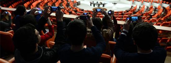 TBMM Bakanl'nn vatandalarn Meclis'i gezmesi amacyla dzenledii, "halk gn" uygulamas balad.
