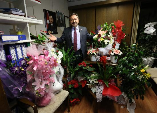 AK Parti, Ktahya Milletvekili dris Bal', "basnda kan ve parti politikalarna aykr aklamalar" nedeniyle kesin ihra istemiyle tedbirli olarak mterek disiplin kuruluna sevk etti.