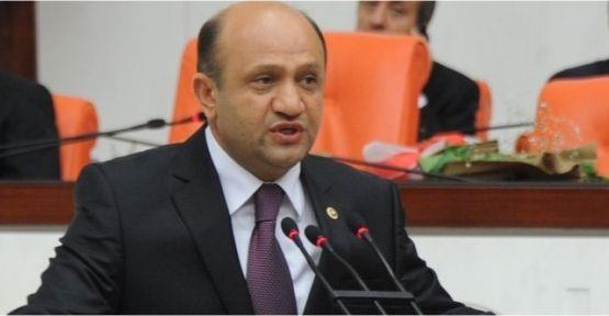 <p><b>Bilim, Sanayi ve Teknoloji Bakanlna- Kocalei Milletvekili Fikri Ik,</b></p>  13.09.1965 Gmhane doumlu. Ortadou Teknik niversitesi (ODT) Fen Bilimleri Eitimi Matematik retmenlii Blmnde 1989 ylnda mezun oldu.  22 Haziran 2003 tarihinde Ak Parti Kocaeli 1. Olaan l Kongresinde il bakanlna seildi. 15 Nisan 2006 da yaplan 2. Olaan l Kongresinde gven il bakanl grevine ikinci kez seildi. 22.07.2007 Genel seimlerinden sonra, Ak Parti Kocaeli Milletvekili oldu. Austos 2007'den bu yana TBMM?de Milli Eitim, Kltr, Genlik ve Spor  komisyonun da grev yapt.