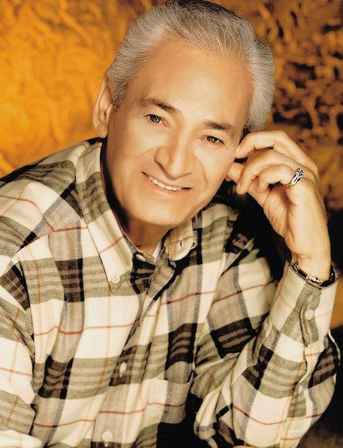 lk musiki derslerini Suzan Yakar Rutkay'dan ald.