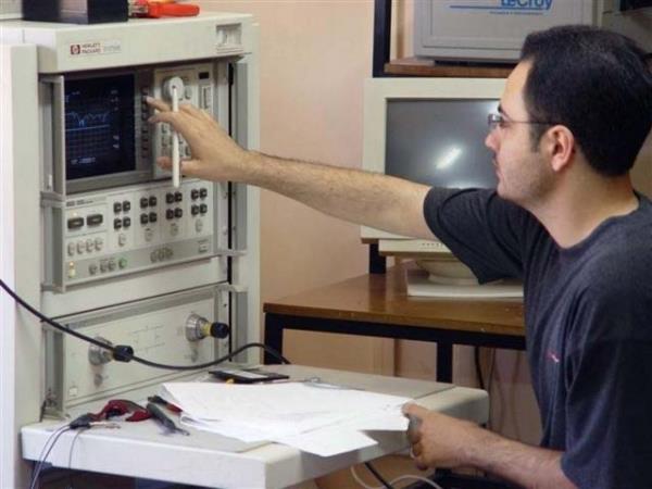 <p><b>OLAK BURCU</b></p>   Olak burcu kadn ve erkei yeniliklere ak olan karakteri ile teknoloji alannda baarl bir i grafii izerler. Bilgisayar mhendislii en baarl olduklar meslek dallardr.