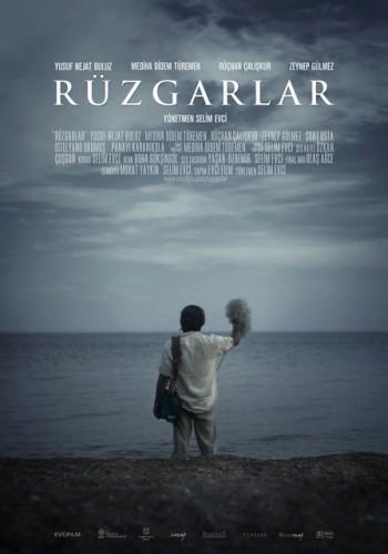 <p><b>14-Rzgarlar (2012)</b></p>  "Cinayeti Grdm"n hikaye akn bir sesinin gzne ya da kulana yerletirip zerine aznlk sorunlarn ilave ederken, Gkeada ile stanbul arasnda mekik dokuyan ruhsal bir yolculuk
