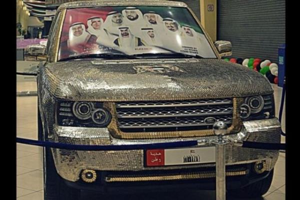 Bir Arap milyoner 100 bin Euro deerindeki cipinin zerini yaklak 55.000 sikkeyle kaplatt.