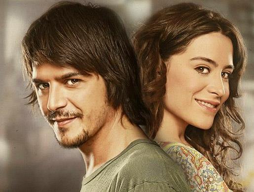 ''Bazen ilk grte bilirsin, o insan senin kaderindir. Bazen bir mr ararsn? Bulunmaz.''   <p><b>Ak Tesadfleri Sever</b></p>