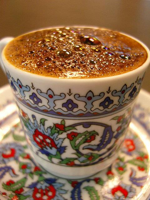 Genlerin zellikle kahve ime istei tamamen tek bir nedene bal; 'akam oturaym, dersimi alaym, uykum kasn'.