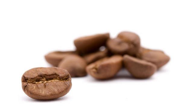 Kahve imeyi birok hastalk iin nerdiimiz gibi kanser hastalarnda da nerildiini syleyen Do. Dr. zyaral,