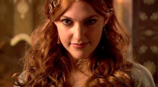 Muhteem Yzyl'n ilk Hrrem Sultan' 12 Ausbtos 1983 doumlu ve aslan burcu.