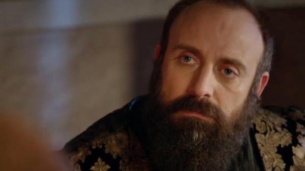 Halit Ergen,  30 Nisan 1970 doumlu ve boa burcu