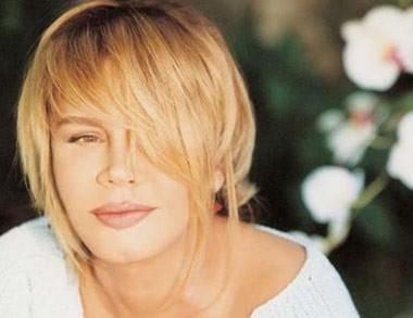 Sezen Aksu 13 Temmuz 1954 doumlu ve yenge burcu.