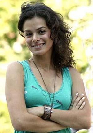 1 Nisan 1986 doumlu olan oyuncu ko burcu.