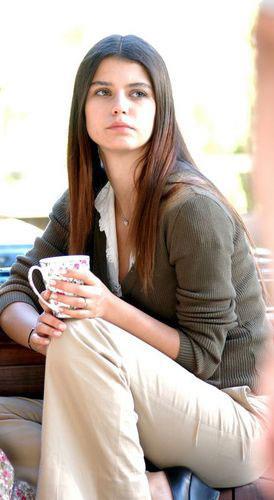 20 ubat 1984 doumlu olan Beren Saat balk burcu