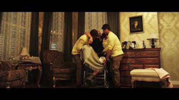 Akdlger; filmin ikinci blmnde ise rol gerei fel geirdi...