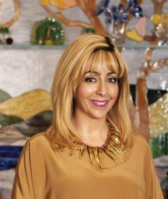 Daha nce hep koyu renk dalgal salaryla izlediimiz Eren, yeni dizisinde farkl bir karaktere brnyor. Eren, yeni dizide Glistan adl 40 yalarnda bir kadn canlandryor.