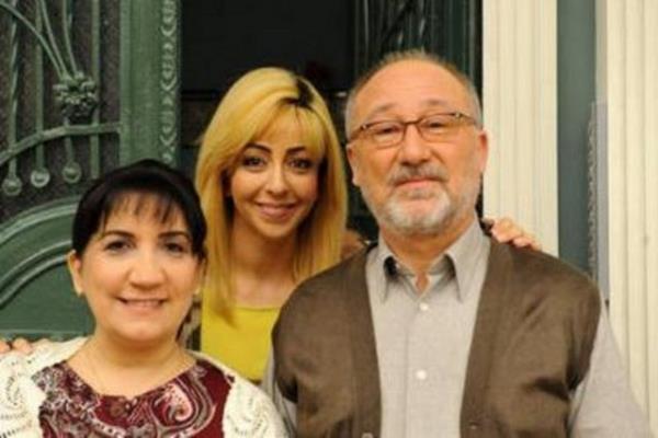 Oyuncunun can verdii karakter daha ncekilerden olduka farkl. Sarya boyatt salaryla kamera karsna geen Eren kendi deyimiyle "biraz fazla ssl" bir kadn oynuyor Yalan Dnya'da.