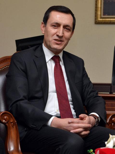 Babakan Yardmcs Emrullah ler