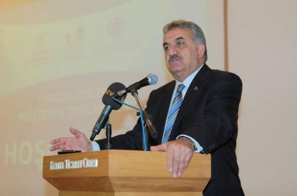 Devlet Bakan ve Babakan Yardmcs, Gmrk ve Ticaret Bakan Hayati Yazc