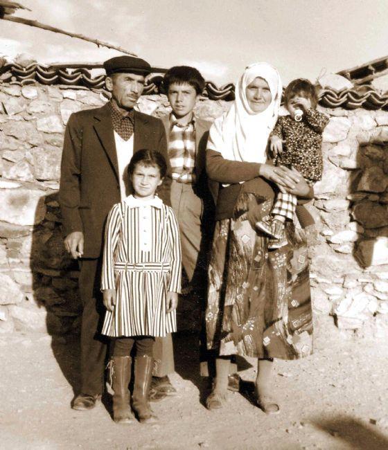 Be ocuklu ailenin en k olan Zeybeki, okuma azmiyle kendi baar hikayesinin kahraman oldu.