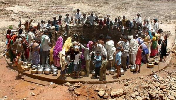 Dnya ekonomisi gecek, sava balayacak. 2050'li yllardaki dnya sava nasl olacak bilmiyoruz ama, bir sonraki dnya savann Einstein'n da dedii gibi ta ve sopalarla olaca kesin.