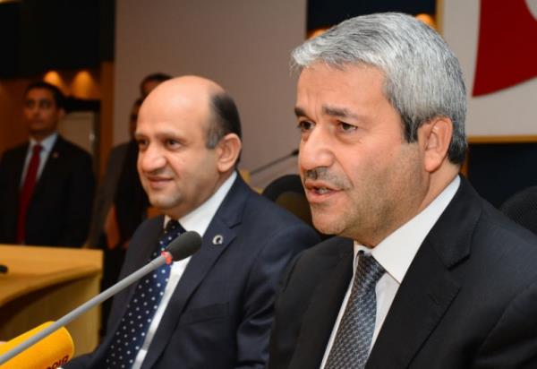 Bilim, Sanayi ve Teknoloji Bakanl grevinden ayrlan Nihat Ergn, devir teslim treninde, rvet-yolsuzluk soruturmas ve cemaatlerle ilgili aklamalarda bulundu.