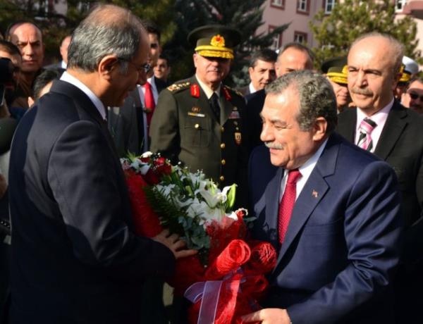 Muammer Gler, ileri Bakanl grevini Efkan Ala'ya devretti.