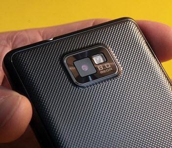 Hem cep telefonlarnda, hem de fotoraf makinelerinde hemen herkesin nem verdii noktalardan biri cihazn ka megapiksel fotoraf ektiidir. Megapiksel ok olunca daha kaliteli fotoraflar ekileceini dnrz. Ama bu her zaman doru deildir.