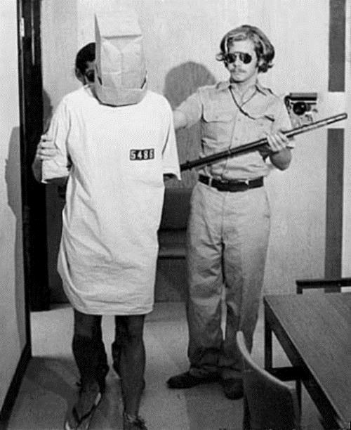 Sadece alt gn sonra, Zimbardo tarafndan oluturulmu bu sahte hapishanedeki yaanan acmaszlklarn, gereklie dnmesi sonucunda, deneye vaktinden nce son verildi.