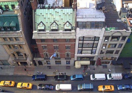 Tony LaMadrid la tedavisi gren birok izofreni hastas, 1983 ylnda Kaliforniya niversitesinde balatlan bir programa kayt oldu.