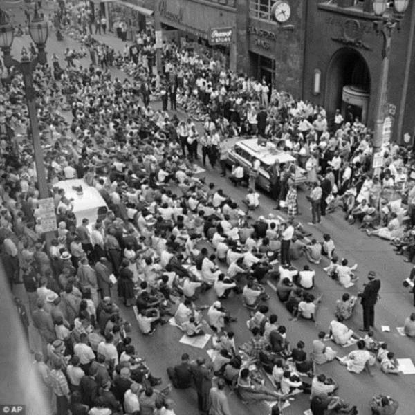 Vietnam ve Kore savalar bata olmak zere, birou 60 yllk bu fotoraflar hala yrekleri szlatyor...