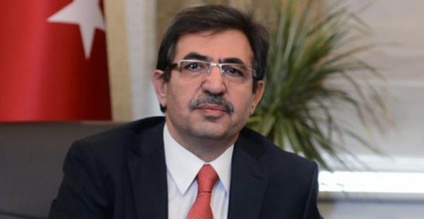 <p><b>evre ve ehircilik Bakan dris Gllce:</b></p>   Kum saati ve tespih koleksiyonu var. Kum saatlerinin manevi olarak da nemli olduunu dnyor.