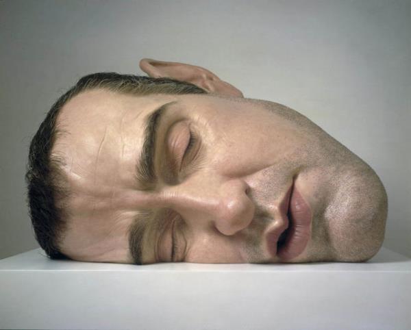 Bir kukla ustasyken balmumu heykele merak duyan Avusturalya doumlu sanat Ron Mueck, yaratcln doruklarnda dolayor