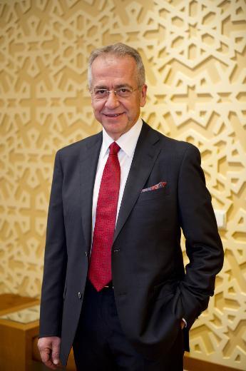 KUR artndan etkilenecek sektrlerin banda teknoloji geliyor. thal rnler yksek bir pay ald teknoloji sektrnde dviz kurunun sz konusu seyirde devam etmesi halinde rnlerin yzde 10 civarnda zamlanmas bekleniyor. Index Grup CEO'su Erol Bilecik, gelecek 15 gnlk sre erevesinde fiyatlar da nemli bir deiiklik beklemediini ifade ederek, "Zam tahmini yapabilmek iin ciddi almalar yaplmas gerekiyor. Ancak kurun bu seviyede devam etmesiyle ocak aynn nc haftasnda teknoloji rnlerine yzde 10 zam yaplmas sz konusu olabilir" diye konutu.