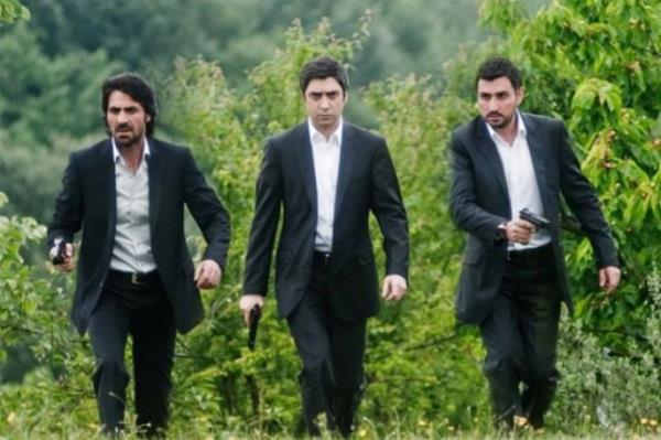 Kendi tekniklerine yard�mc� olabilecek her t�rl� ya�amsal durumlar�, olaylar�, canl�lar� ve kendini g�zlemleyecek.