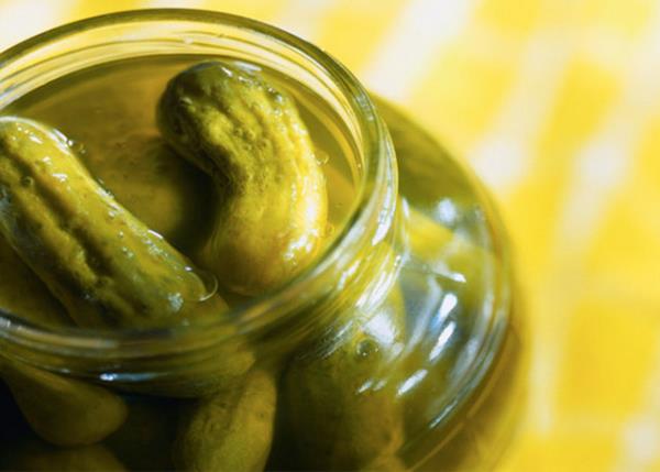 Ayr�ca tur�u, Gastrit'e de sebep olabiliyor.. �zellikle ac�l� ve asitli g�dalar, mide asit �retimini art�r�r ve mide i� y�zeyini d��eyen zar� tahri� eder. Tur�u da bu g�dalardan bir tanesidir.