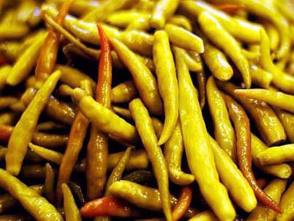 Diyet yapanlar i�in tur�u kalorisi d���k gibi g�r�nse de y�ksek oranda tuz i�erdi�i i�in v�cutta su tutar ve �i�kinlik yapar