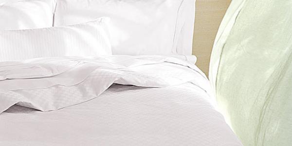 Otellerde yorgan ve battaniyenin sk skya yatan drt tarafna sktrlmas