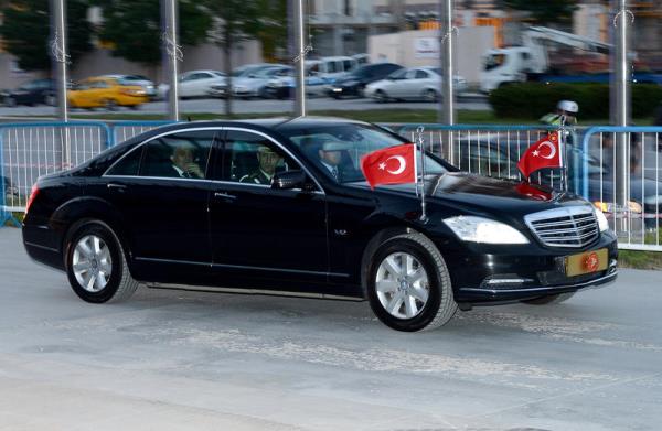 <P>Trene, Cumhurbakan Abdullah Gl de katld.</P>