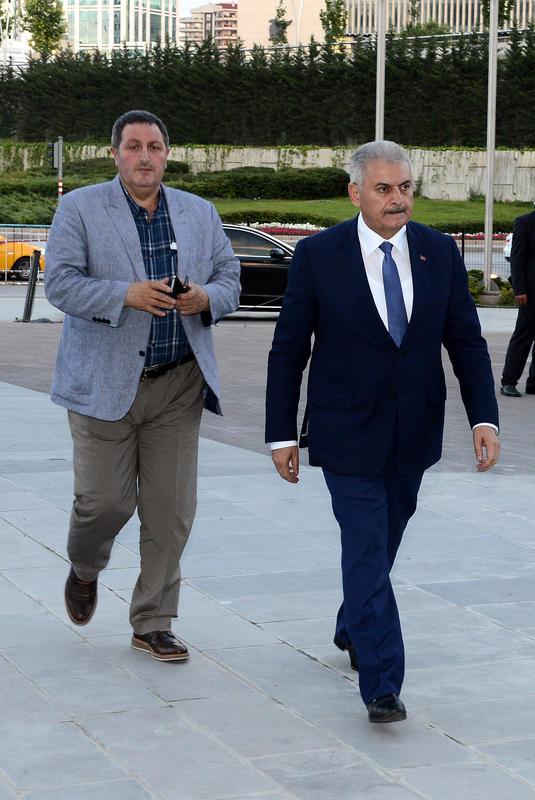 <P>Trene, Ulatrma Denizlik ve Haberleme Bakan Binali Yldrm da katld.</P>