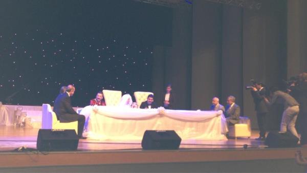 <P>Ankara Bykehir Belediye Bakan Melih Gkek'in kyd nikaha, yaklak 2 bin kii katld.</P>