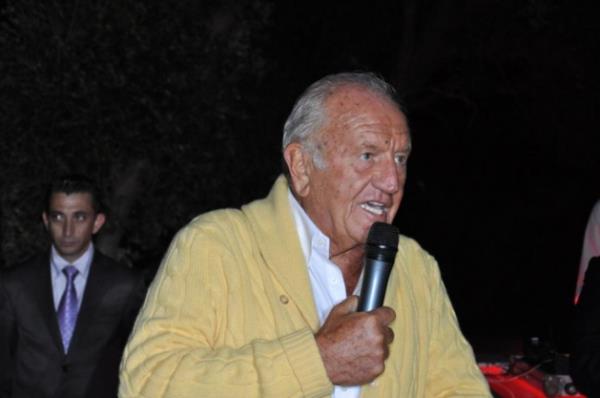 Ali en, Televole programnda ailesini tantmaya "ocuklar hanm dourdu" diye balayal tam 18 yl oldu.