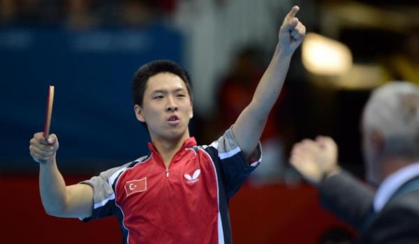 "Cem Zeng", "Bora Vang", "irin He", "Melek Hu" isimlerinden oluan masa tenisi milli takmmzla 16.Akdeniz Oyunlar'na katlal 3 yl oldu