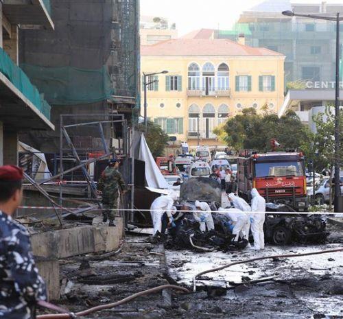 Lbnan'n bakenti Beyrut'un batsnda Ayn el-Mreyse blgesindeki patlamada ilk belirlemelere gre 5 kii ld, ok sayda kii de yaraland. Patlamann gerekletii blgede gvenlik kordunu oluturarak olay yerinde inceleme balatld. Lbnan