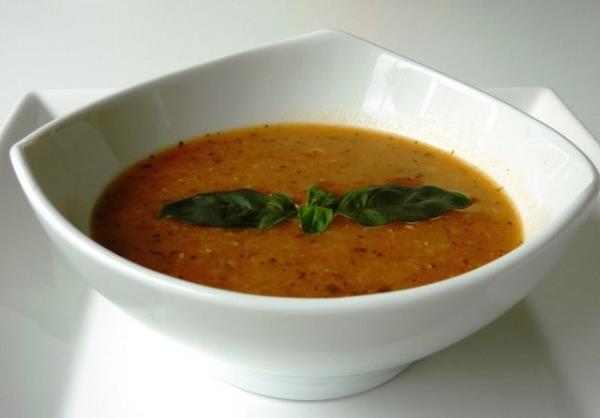 <b>orba:</b> Scak olmas nedeniyle vcut ssn artran orba, ayn zamanda yksek su oran sayesinde uzun sre tok tutuyor.